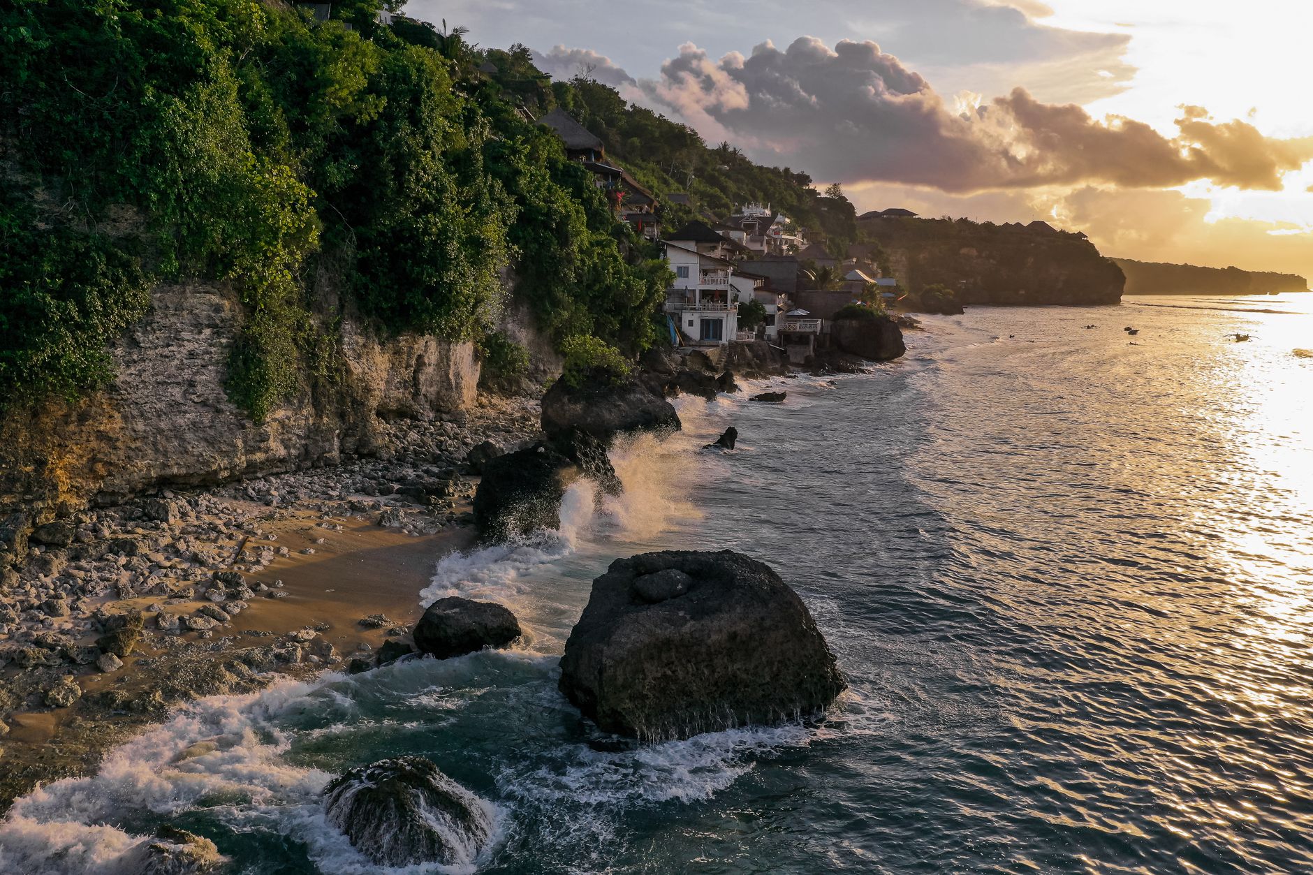 Bingin Beach